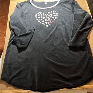 Ellen Degeneres black velour women's sleepwear with a heart and love graphic. XL
